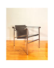 Silla siguiendo LC1 de Le Corbusier