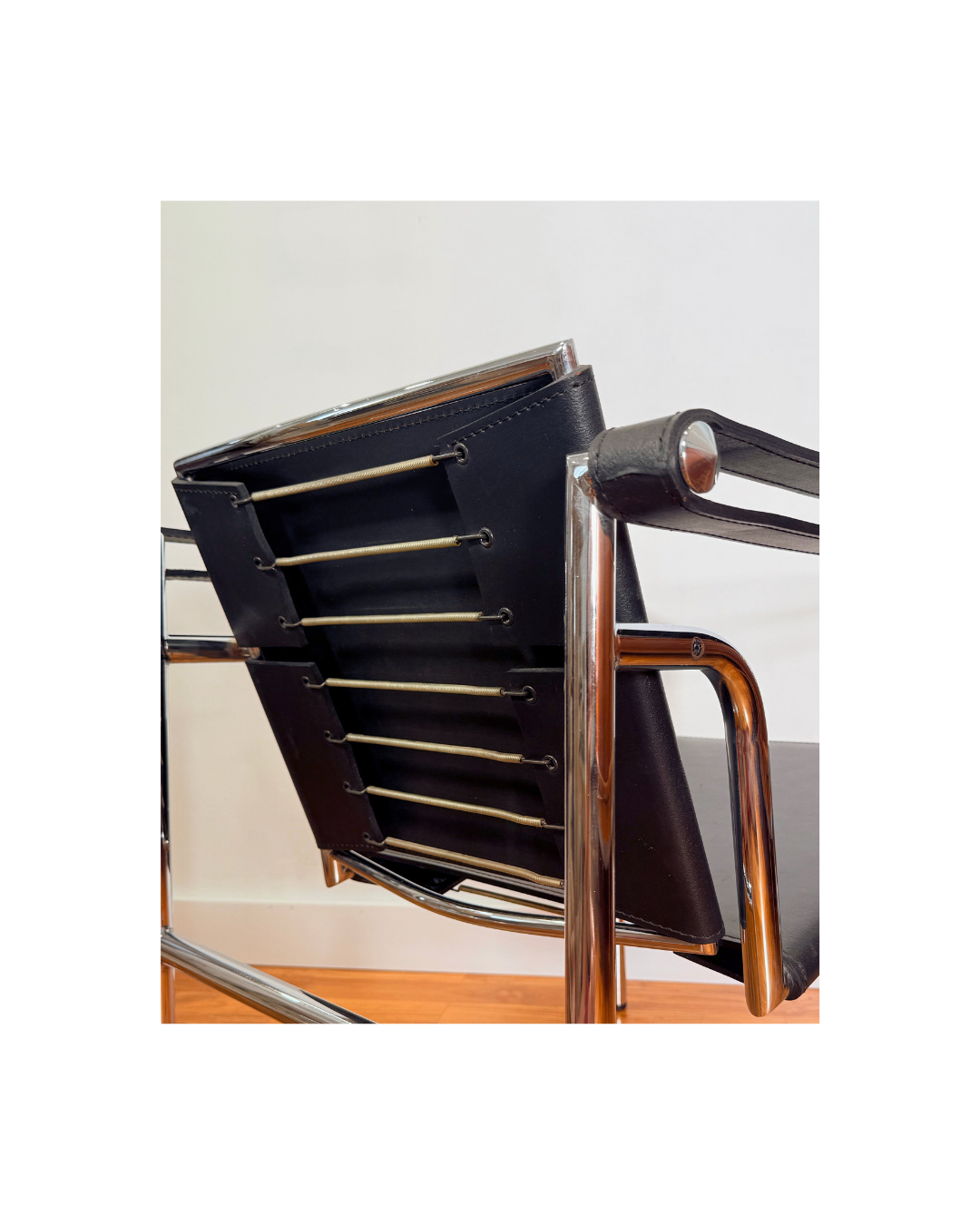 Chair following Le Corbusier's LC1