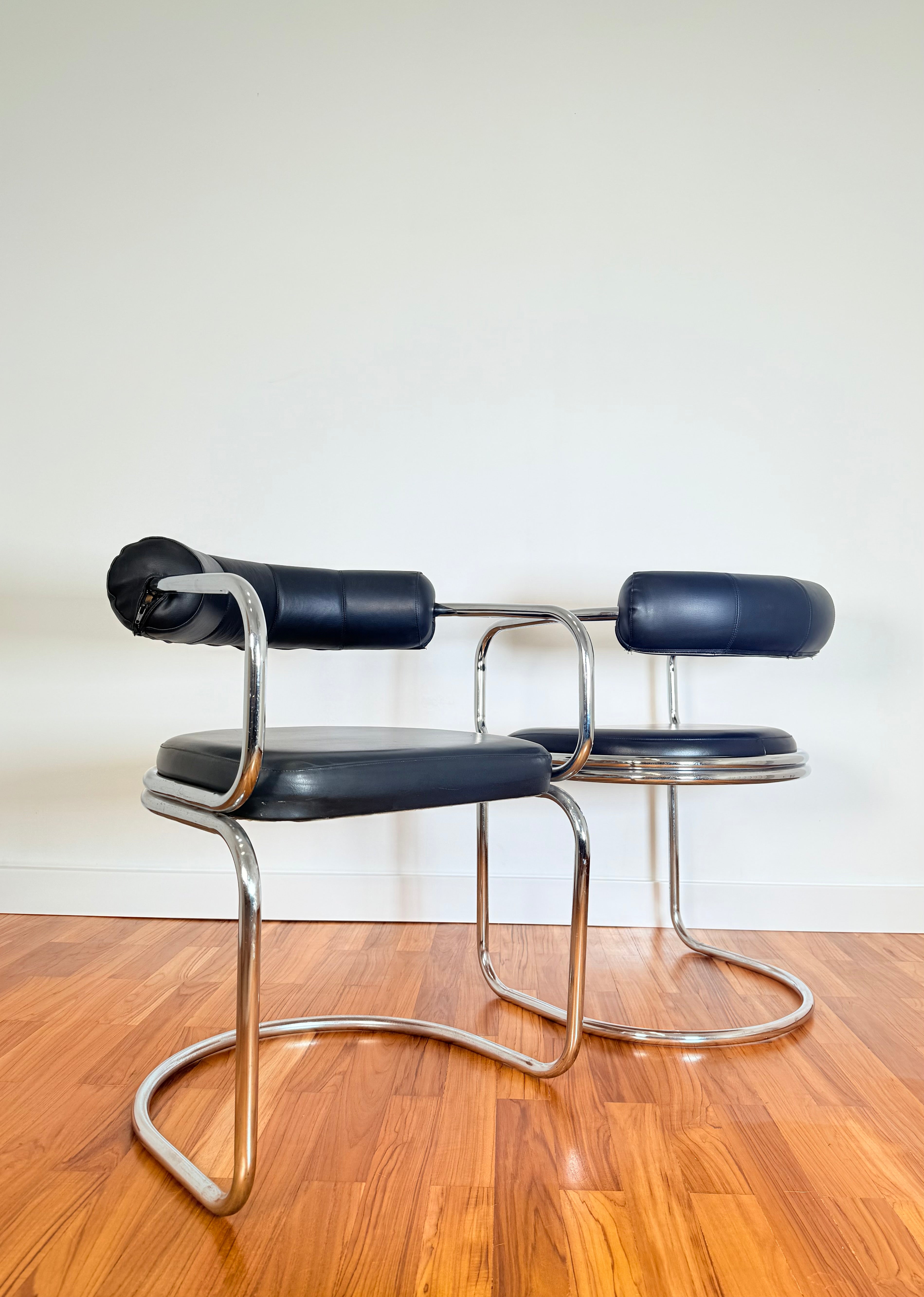 Silla tubular cromada Space Age