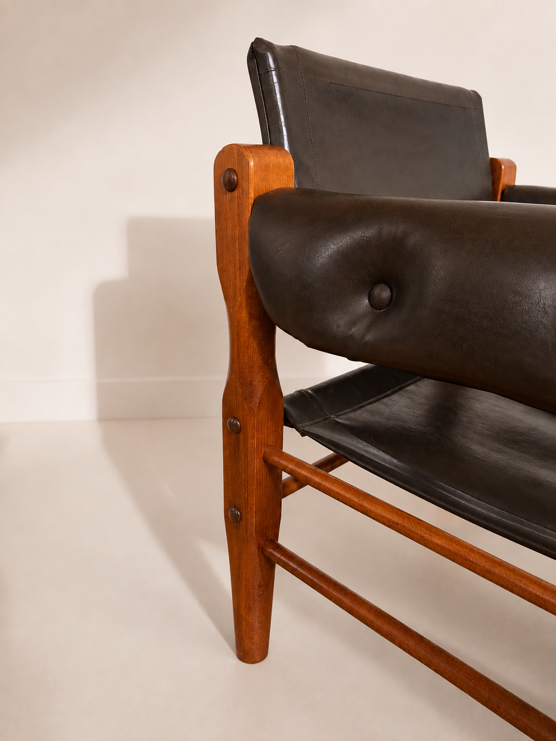 Par de sillones de estilo Safari chair (c. 1960)